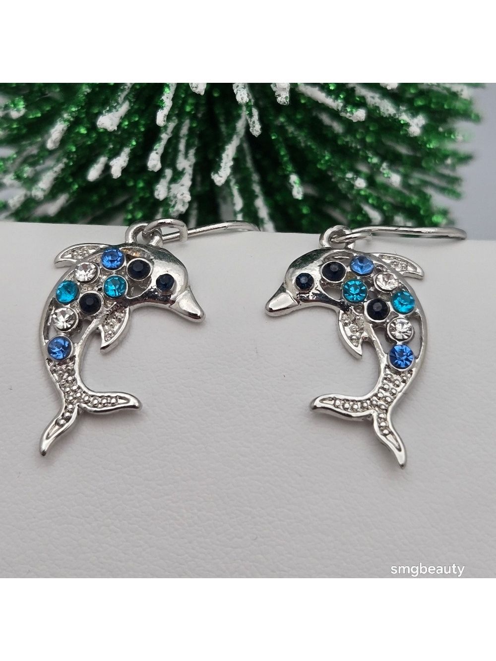 ✨2/$10✨ Silver Tone Dolphin Earrings with Blue Accents Cute Drop Style